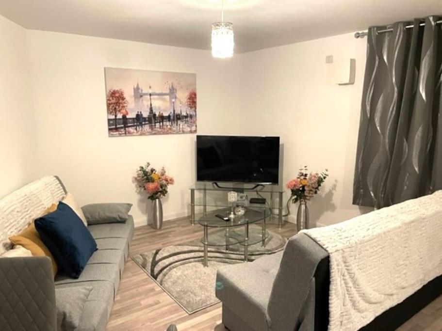Supreme - 1 Bedroom Apart Sleeps 4 Short/Long Stay 질링엄 외부 사진