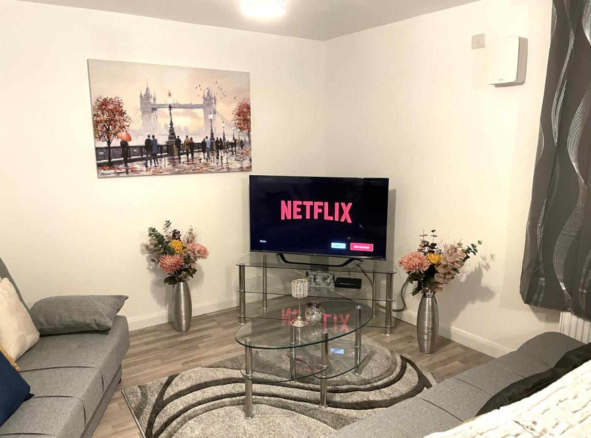 Supreme - 1 Bedroom Apart Sleeps 4 Short/Long Stay 질링엄 외부 사진