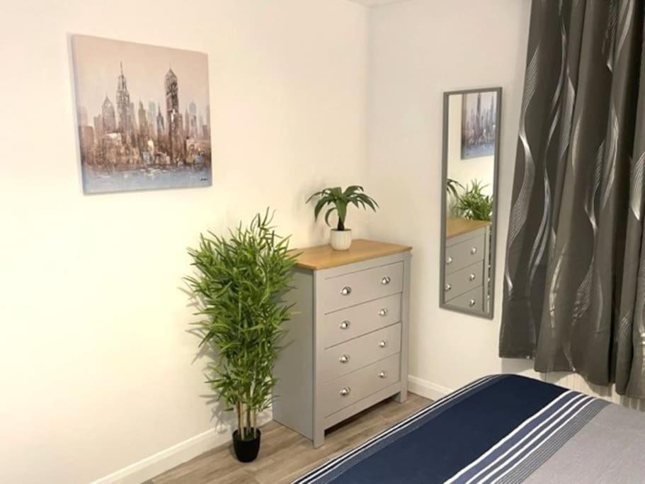 Supreme - 1 Bedroom Apart Sleeps 4 Short/Long Stay 질링엄 외부 사진