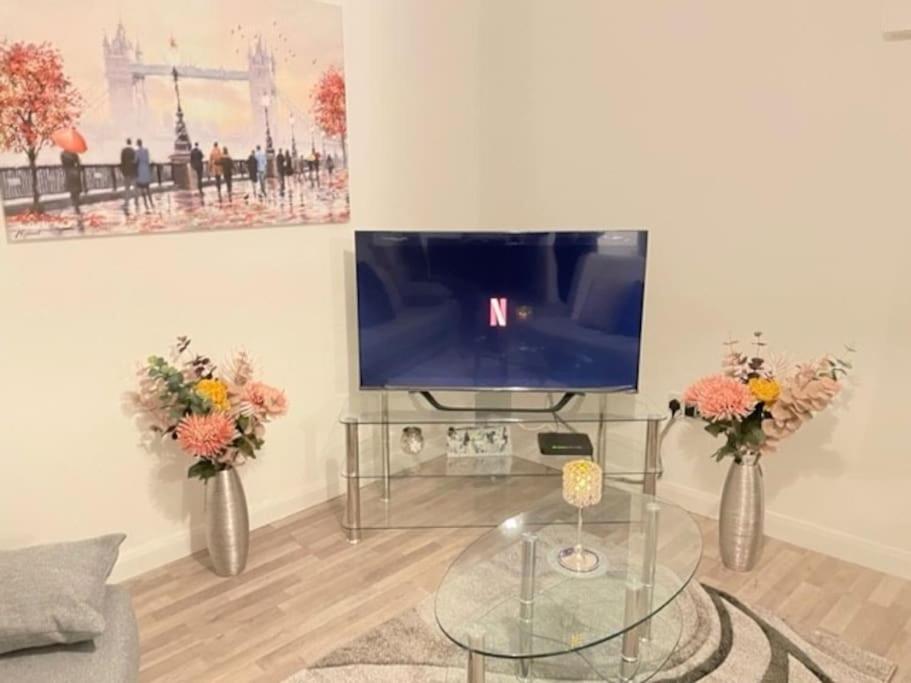 Supreme - 1 Bedroom Apart Sleeps 4 Short/Long Stay 질링엄 외부 사진