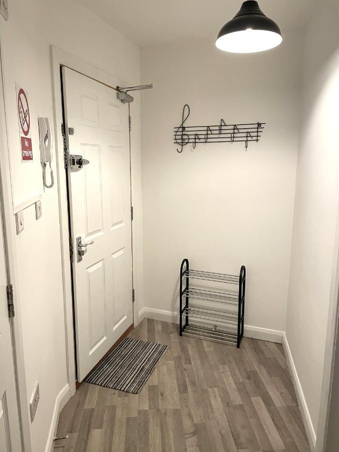 Supreme - 1 Bedroom Apart Sleeps 4 Short/Long Stay 질링엄 외부 사진